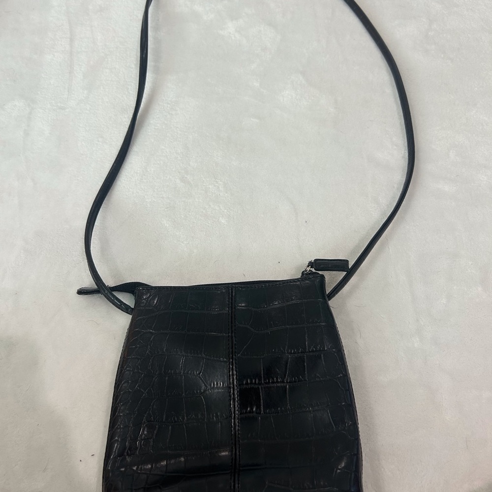 Elegant Black Crocodile-Embossed Women's Bag